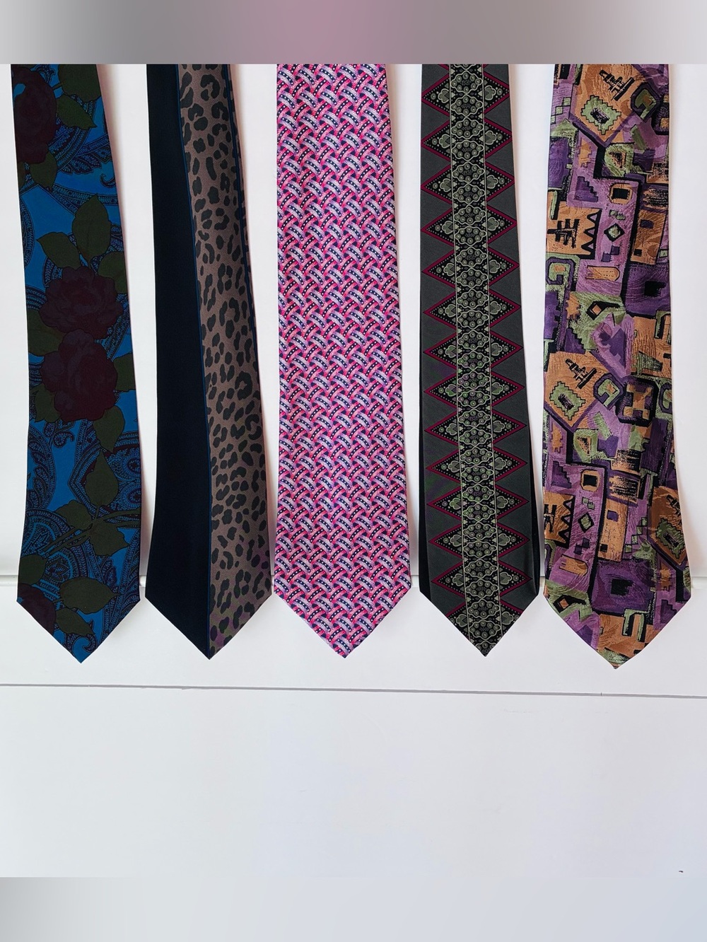 5 -Vintage BUCCELLI Silk Men’s Neckties (NWOT) Beautiful Mix Of Designs (NOS)